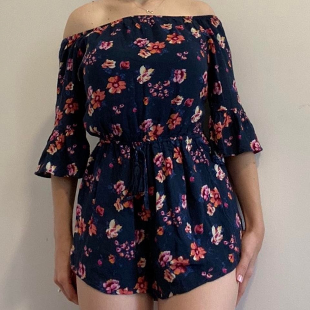hollower floral romper